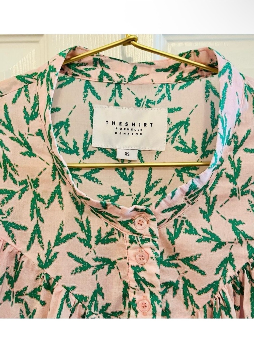 NWOT The Shirt by Rochelle Behrens Pink Floral Button-Front Blouse